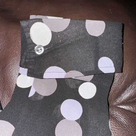 Womens NEW YORK AND COMPANY Black White Polka Dot Top S With Flattering Darts - Picture 6 of 10
